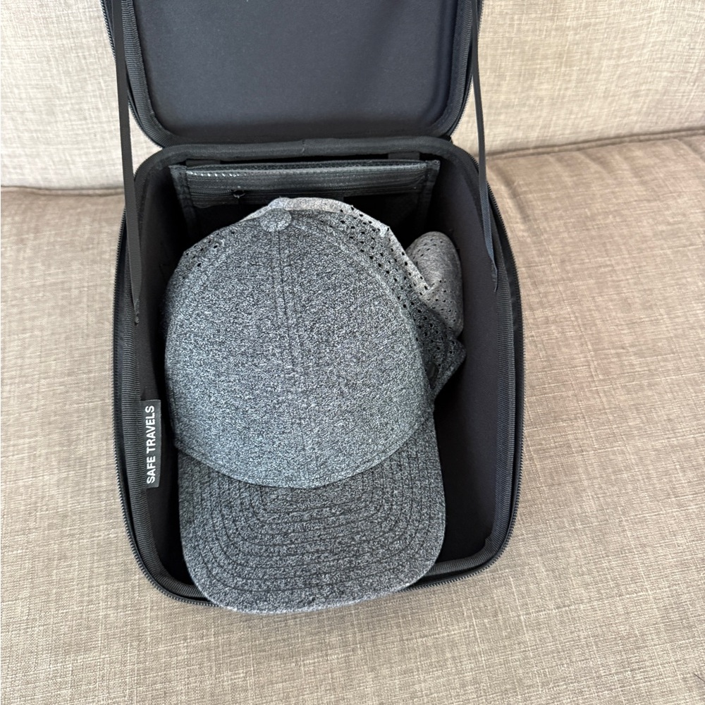Melin Gray A-Game Wool Caps with case